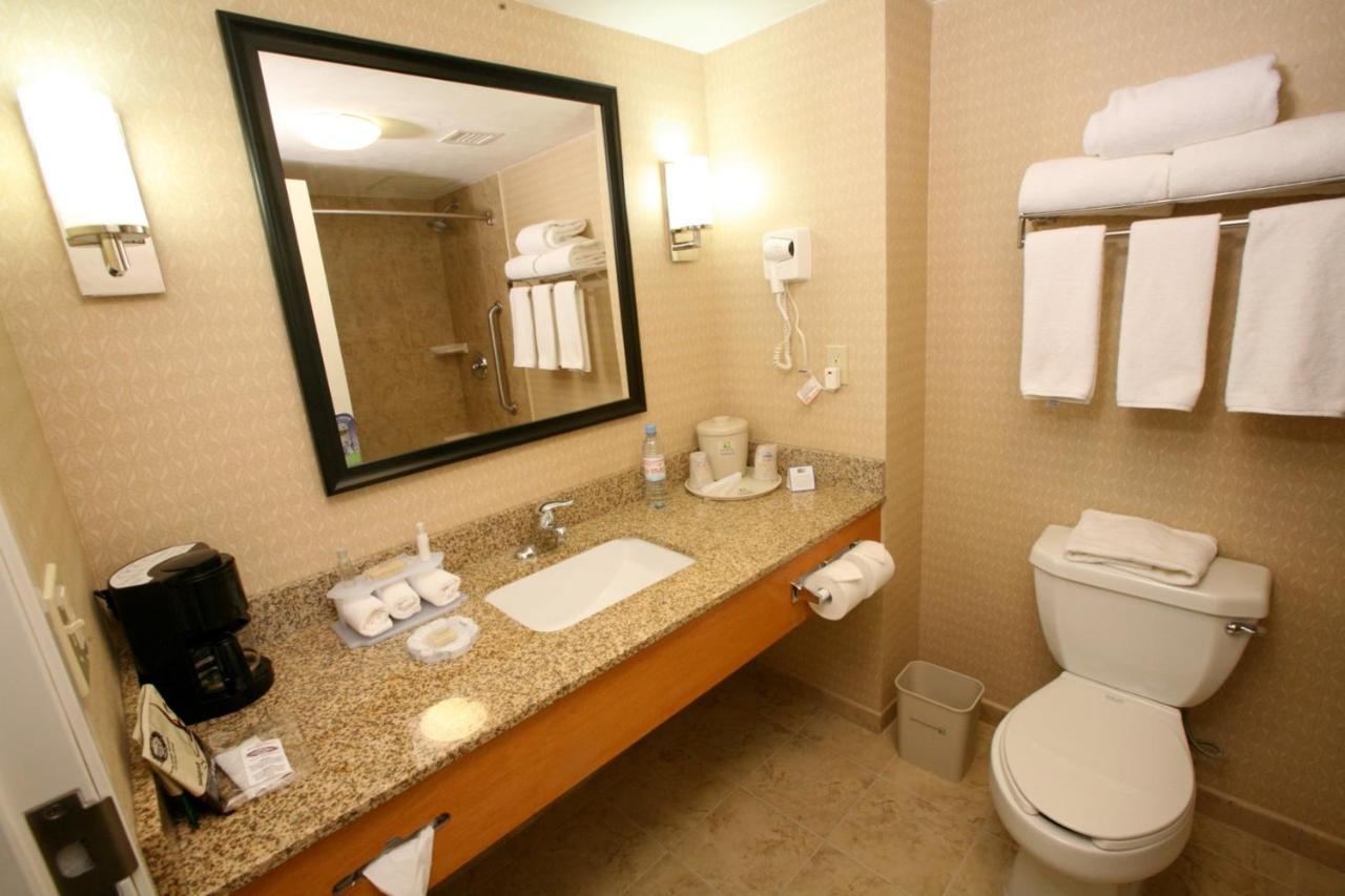 Holiday Inn Express Saltillo Zona Aeropuerto By Ihg Kültér fotó