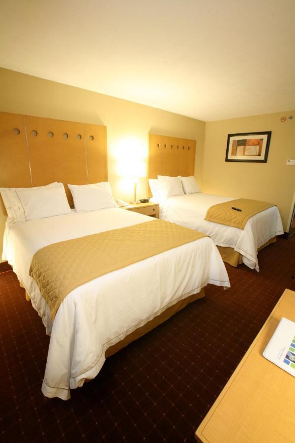 Holiday Inn Express Saltillo Zona Aeropuerto By Ihg Kültér fotó