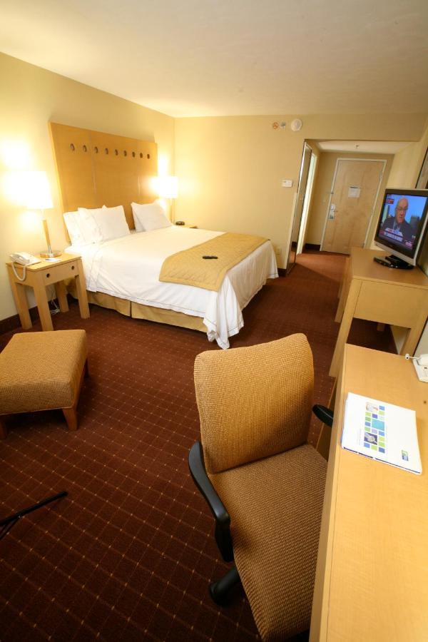 Holiday Inn Express Saltillo Zona Aeropuerto By Ihg Kültér fotó