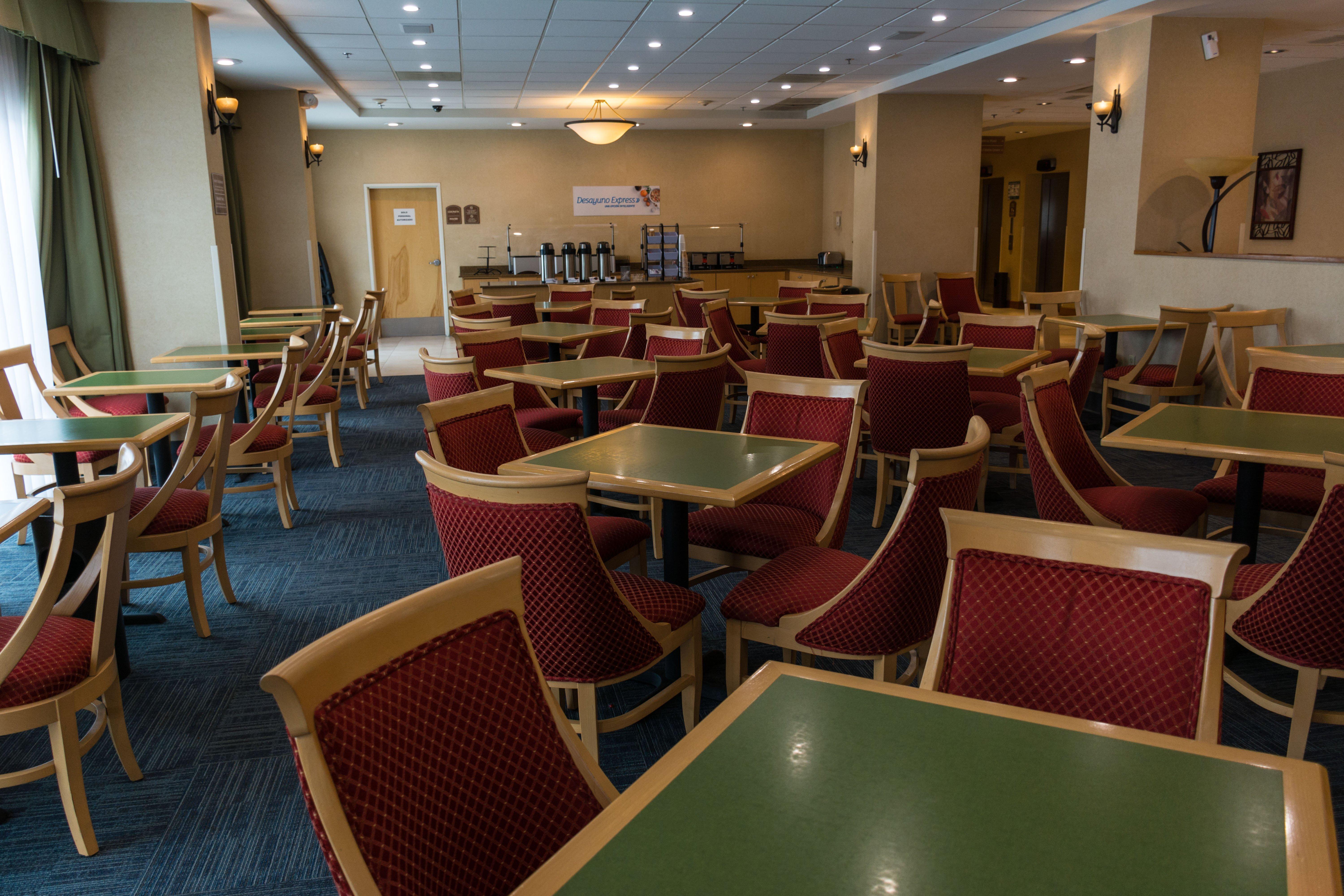 Holiday Inn Express Saltillo Zona Aeropuerto By Ihg Kültér fotó