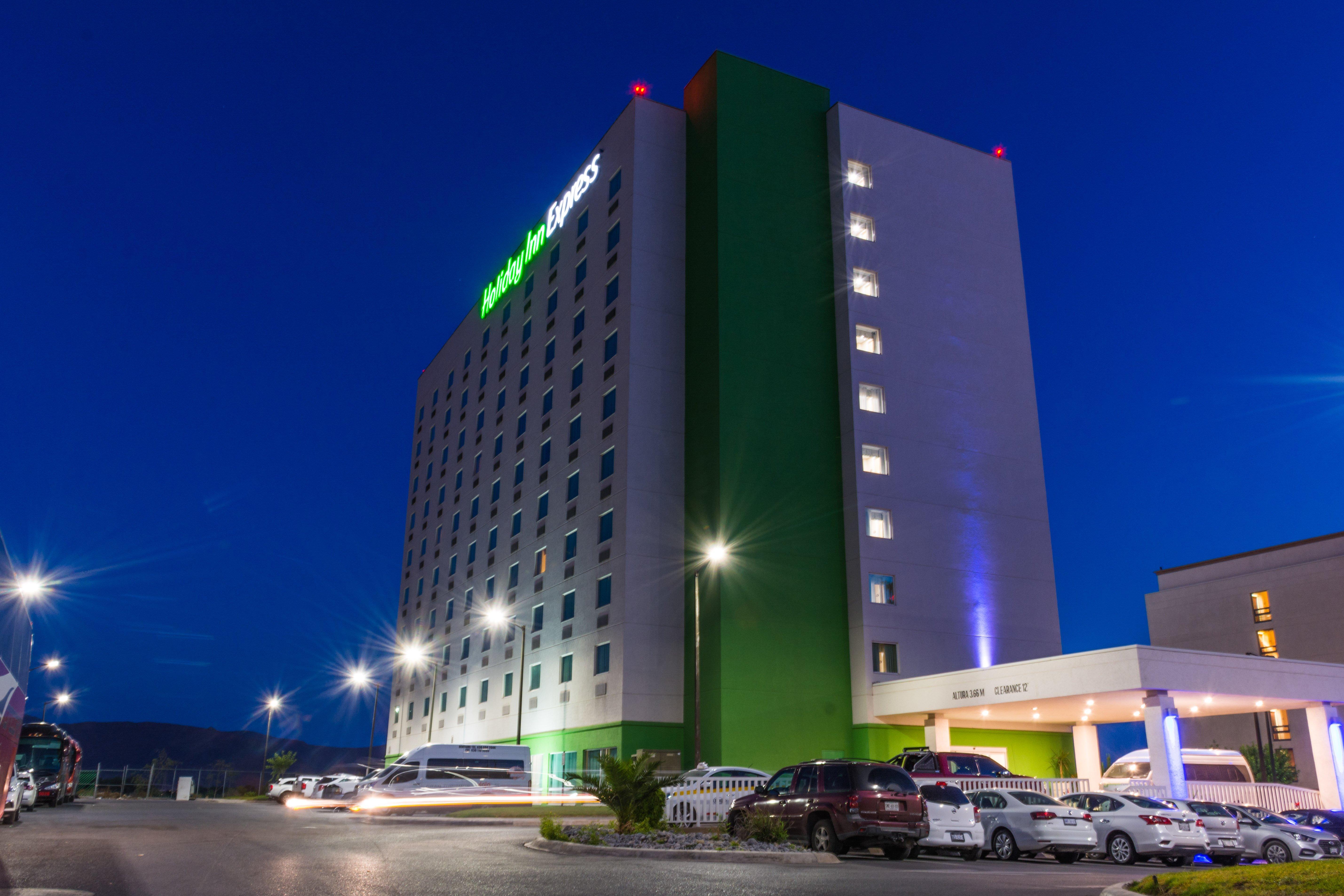 Holiday Inn Express Saltillo Zona Aeropuerto By Ihg Kültér fotó
