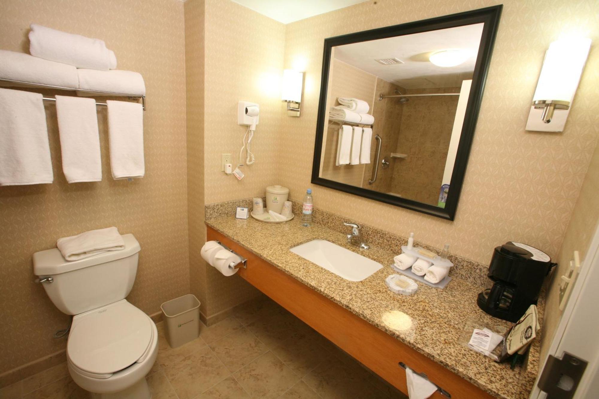 Holiday Inn Express Saltillo Zona Aeropuerto By Ihg Kültér fotó