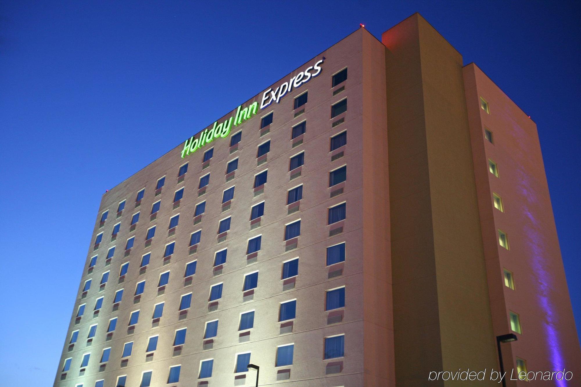 Holiday Inn Express Saltillo Zona Aeropuerto By Ihg Kültér fotó