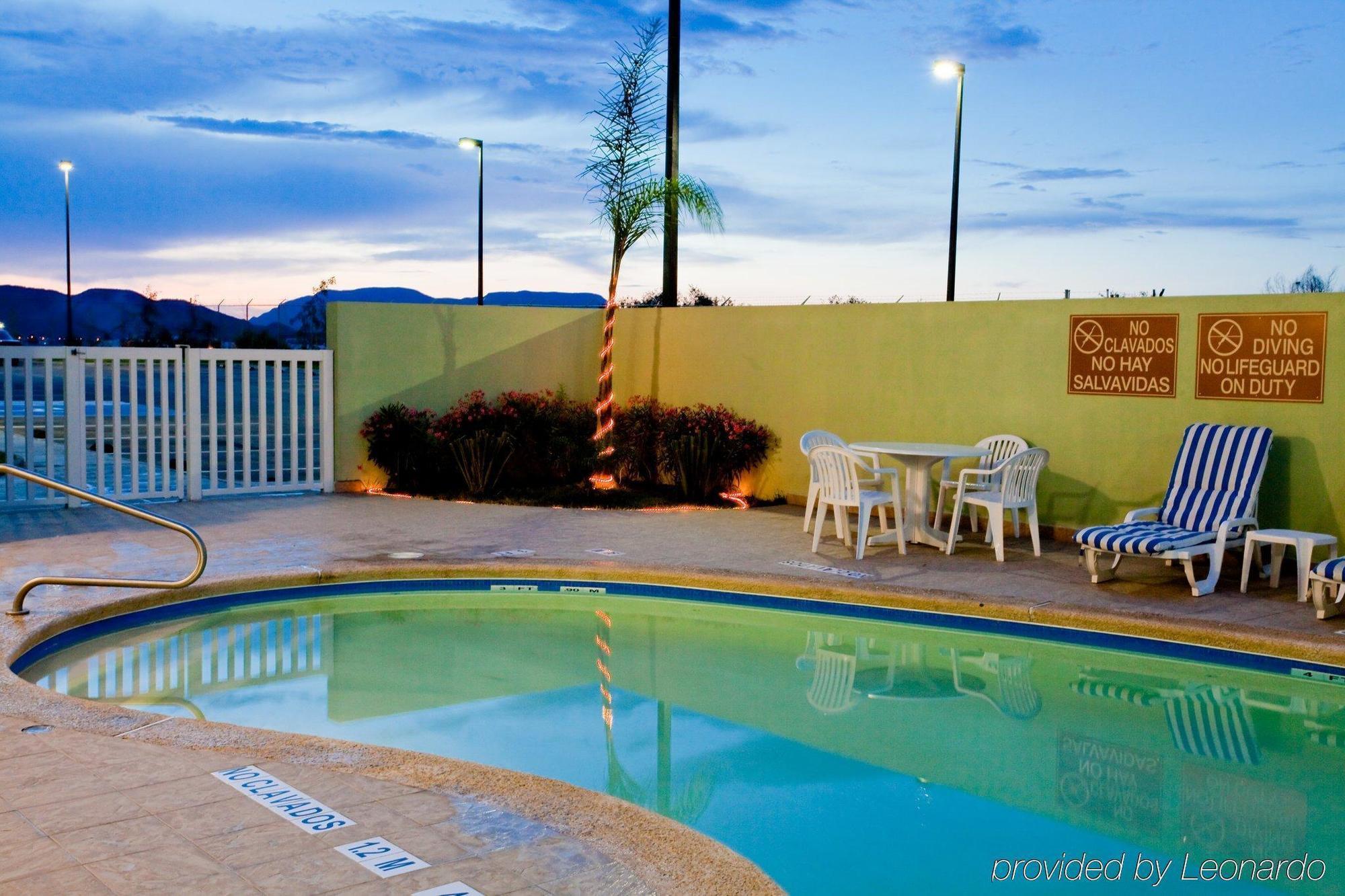 Holiday Inn Express Saltillo Zona Aeropuerto By Ihg Kültér fotó