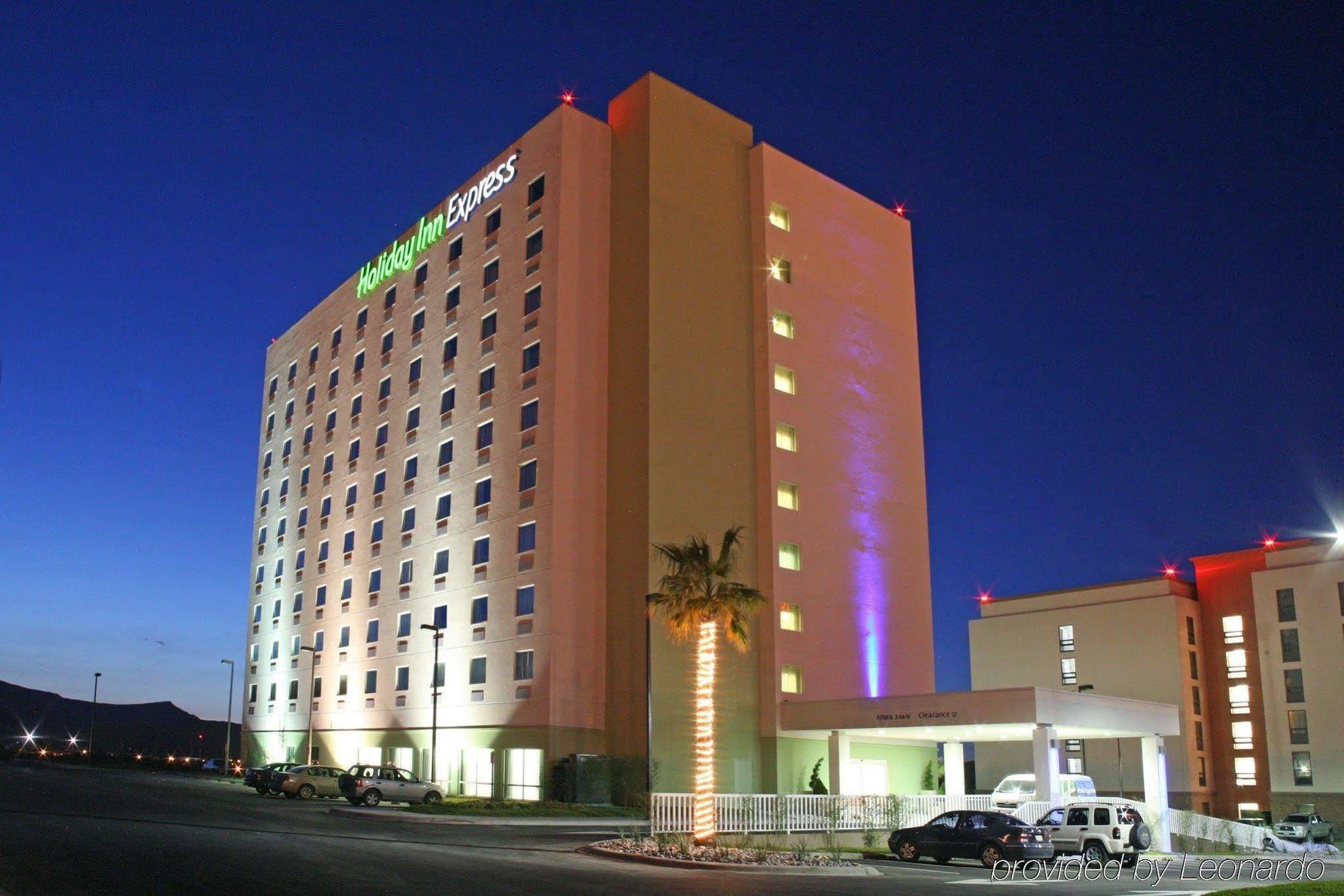 Holiday Inn Express Saltillo Zona Aeropuerto By Ihg Kültér fotó
